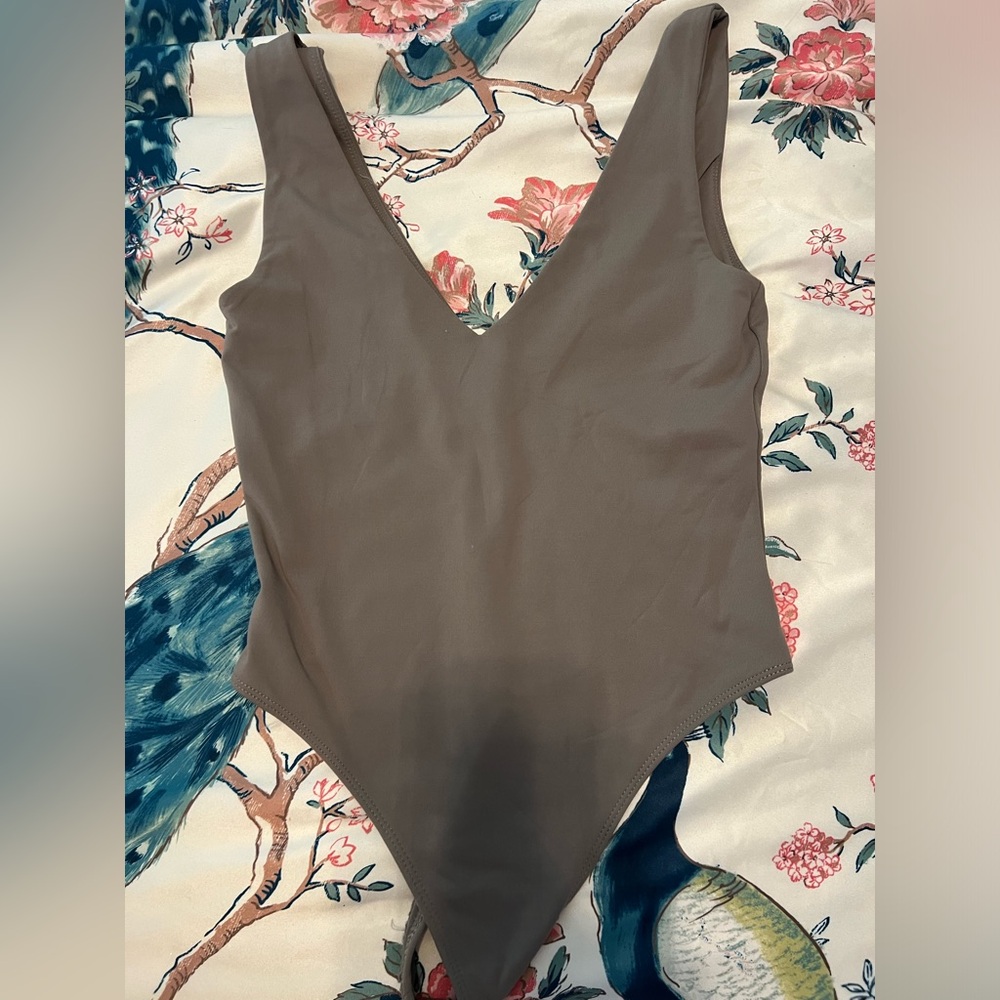 Babaton bodysuit plunge neck